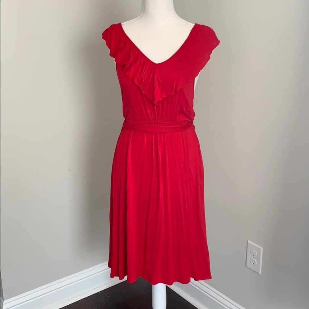 sleeveless dress